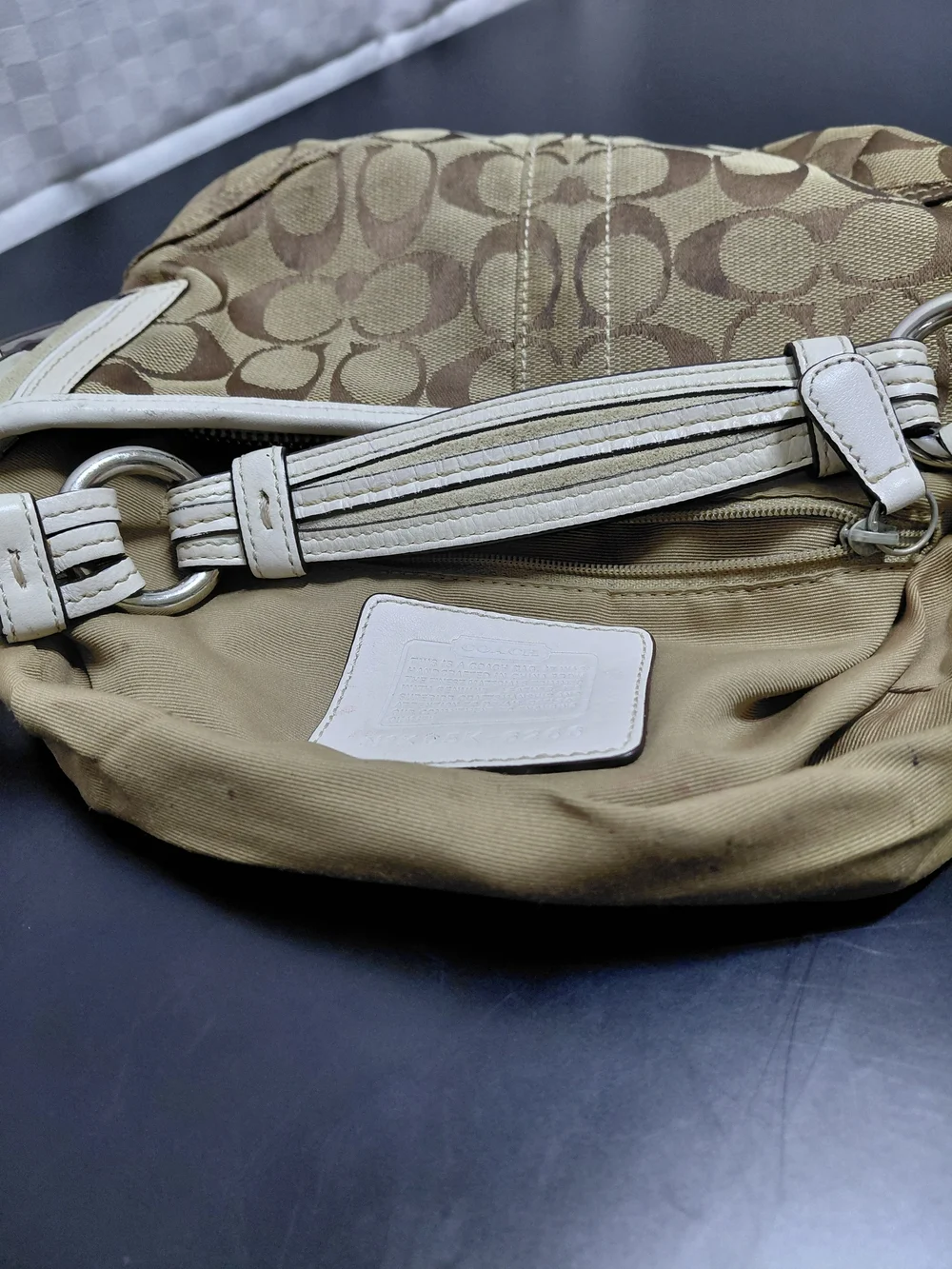 Coach classic signature